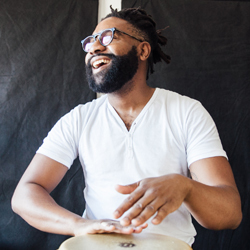 01_BIO_PICS_250x250_darian.jpg#asset:13553