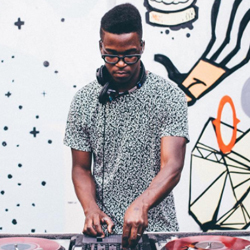 01_BIO_PICS_250x250_lamar.jpg#asset:13555